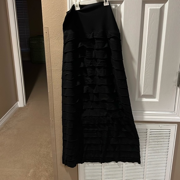 EUC black ruffle maxi skirt - Picture 1 of 2